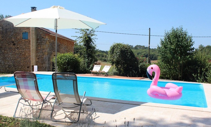 Blanquefort-sur-Briolance Maison | Maison de vacances à la campagne avec piscine privée
