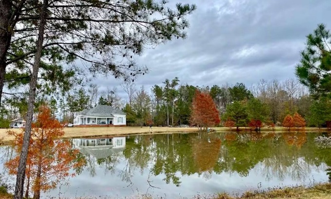 Sturgis Maison | Country 1888 farmhouse near MSU