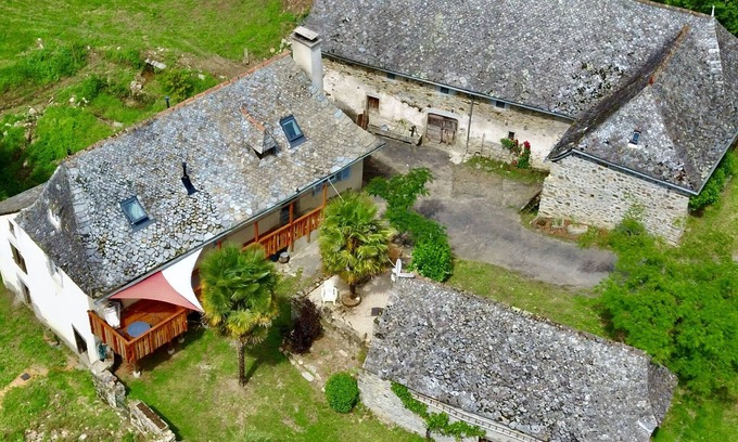 Saint-Hippolyte Lit Et Petit-Déjeuner | Country bed and breakfast farmhouse in the heart of Aveyron in Le Goul valley.