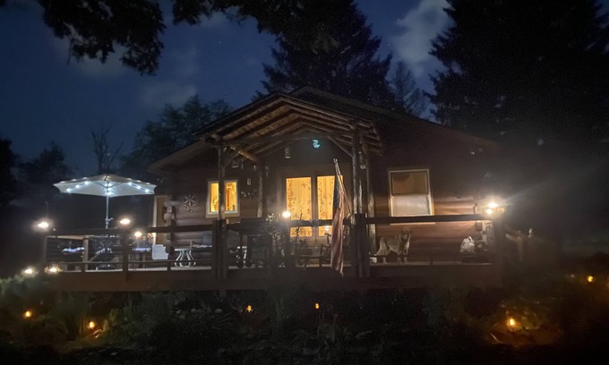 East Nassau Cabine | Cozy Cabin - adjacent to a land preserve, close to The Berkshires & Ski Resorts
