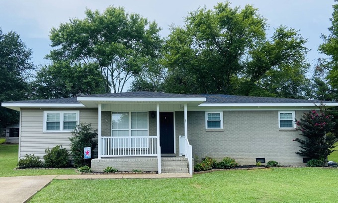 Rogersville Maison | Country Convenience and Half a Mile to Boat Ramp.