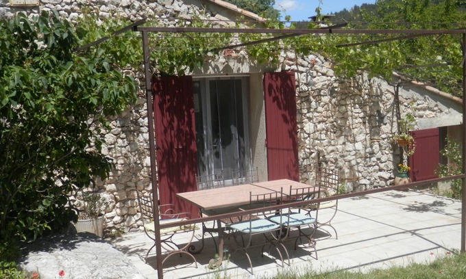 La Roque-d'Antheron Cottage | Ancienne bergerie en pierre en colline provençale