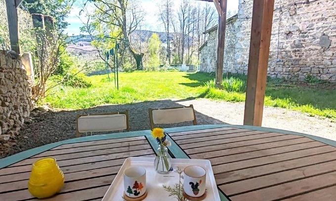 Arfeuilles Hôtel | Gîte à la campagne pour des vacances reposantes