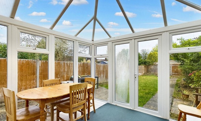 Potters Bar Maison | Country Cottage, Serene 3-bedroom home in Little Heath,Potters Bar,Hertfordshire