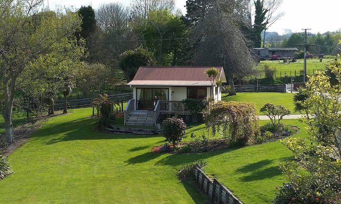Hamurana Cottage | Chalet avec vue imprenable sur le lac / campagne