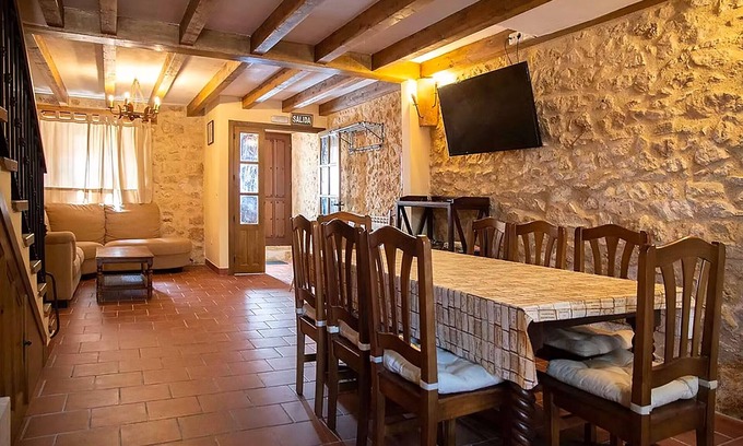 Penalba de San Esteban Maison | Country House 'La Marcela' with Mountain View, Private Terrace and Wi-Fi