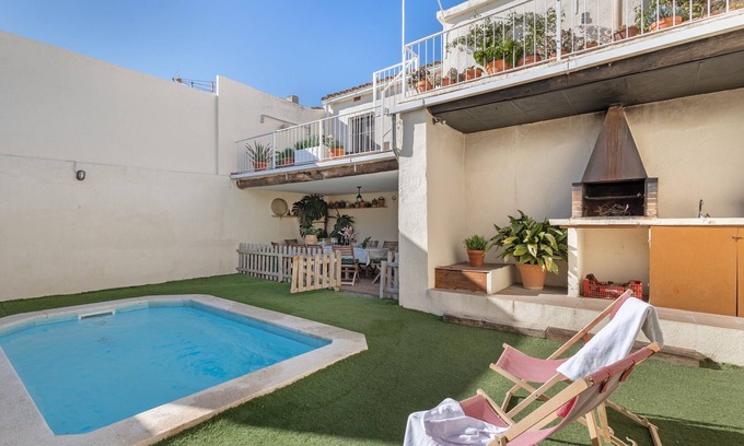 Sant Jaume dels Domenys Maison | Country House 'Cal Cabrer' with Mountain View, Private Pool and Wi-Fi