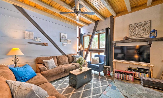 Cambridge Springs Maison | Country Escape with Fire Pit Near French Creek!