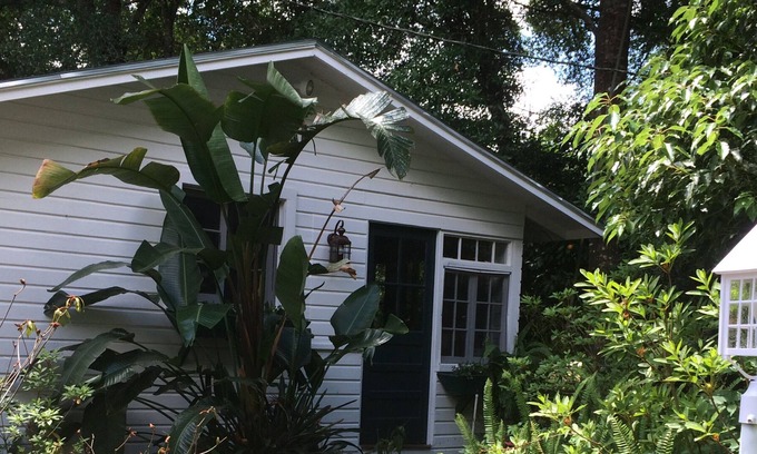 Glenwood Maison | Country Guest Guest Cottage