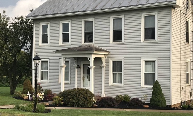 Dewart Autre | Country Farmhouse