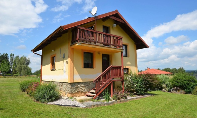 Horni Kozolupy Maison | Lush Home à Konstantinovy Lazne avec bain moussant