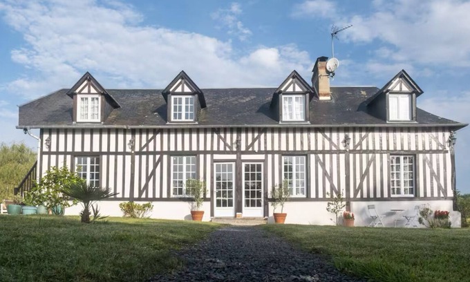 Bonneville-la-Louvet Maison | Maison de campagne dans le pays d'Auge entre les villages