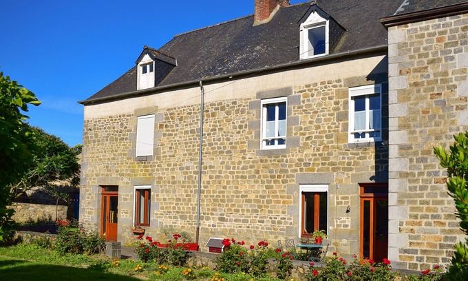 Saint-Leger-des-Pres Appartement | Jolie maison avec jardin