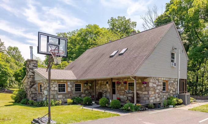 Hatfield Maison | Country home in beautiful Bucks County