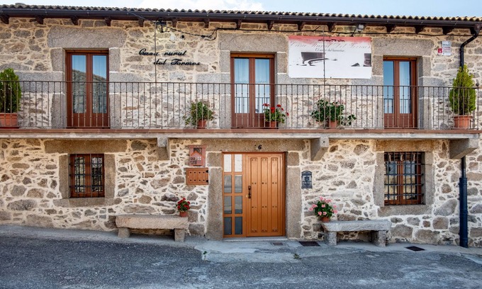 Puente del Congosto Maison | Maison de campagne "Casa Rural Del Tormes" avec vue sur la montagne, terrasse privée et jardin privé