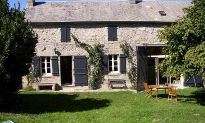 Toulx-Sainte-Croix Maison | Maison de campagne avec piscine dans un havre de paix au milieu des bois
