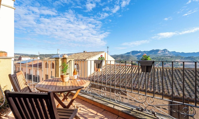 Bot Maison | Country House 'Ca Lazaro' with Mountain View, Private Terrace and Wi-Fi