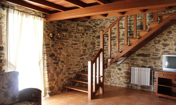 Coristanco Maison | Country House 'Casa 2' with Shared Terrace, Shared Garden and Wi-Fi