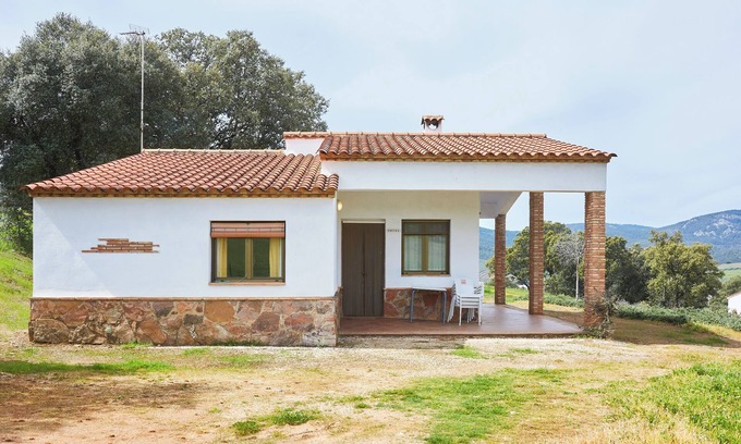 Aldeaquemada Maison | Maison de campagne 'Casa La Encina' avec vue sur les montagnes, piscine partagée et climatisation