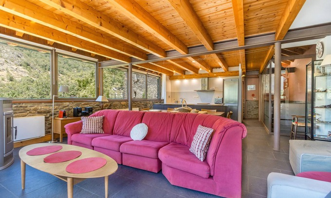 Tavascan Maison | Country House 'Casa Guillem 2' with Lake View, Wi-Fi and Air Conditioning