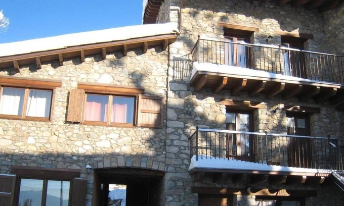 Aranser Maison | Country House 'El Paller O La Casa De Ca L’Escolà' with Mountain View, Shared Terrace and Wi-Fi