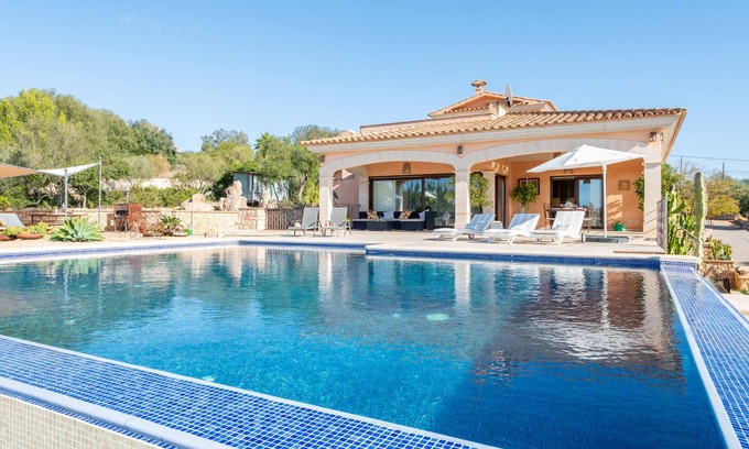 Puntiro Villa | Maison de campagne "Es Niu" avec vue sur la montagne, piscine privée et climatisation