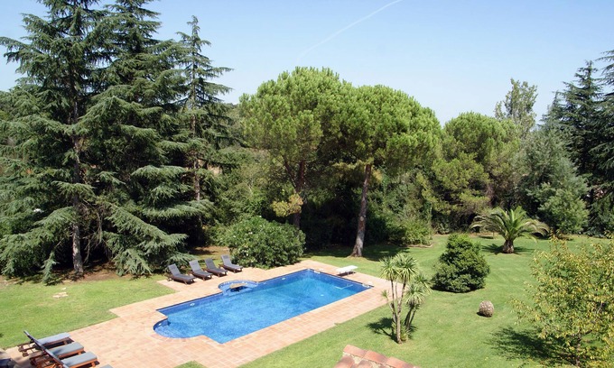 Sant Marti Vell Maison | Country House with Beautiful Garden And Pool In Spectacular Setting