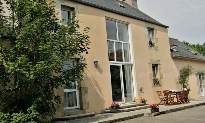 Guilers Maison | Country house. Green setting. Between the north and south of the department.