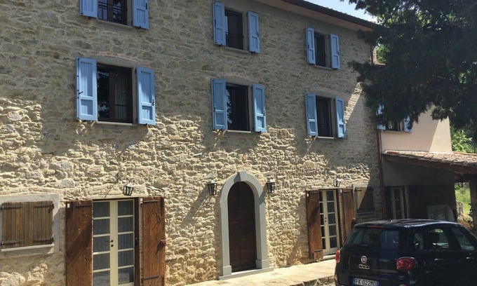 Monte Santa Maria Tiberina Autre | Country house, heated pool, 4 en-suite bedrooms, stunning views sleeps 8 wi-fi