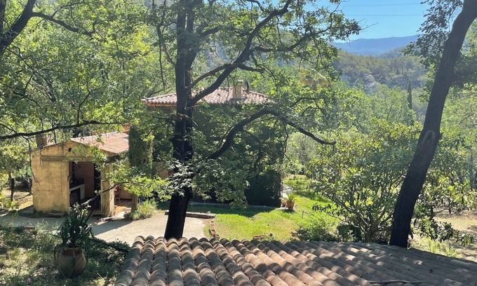 Castelli Maison | Maison de campagne dans un site naturel boisé au sein d'un parc de 3 hectares