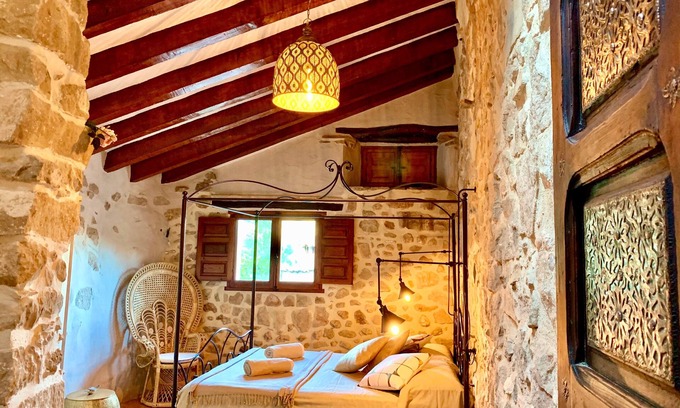 Olba Maison | Maison de campagne "La Casuca" avec vue sur les montagnes, terrasse privée et Wi-Fi