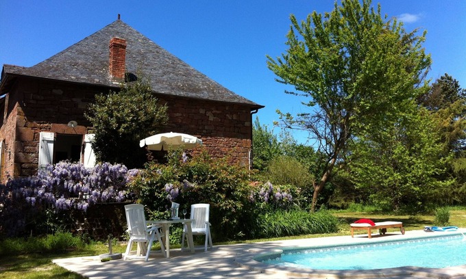 Noailhac Maison | Maison de campagne 'La Maison Rouge'