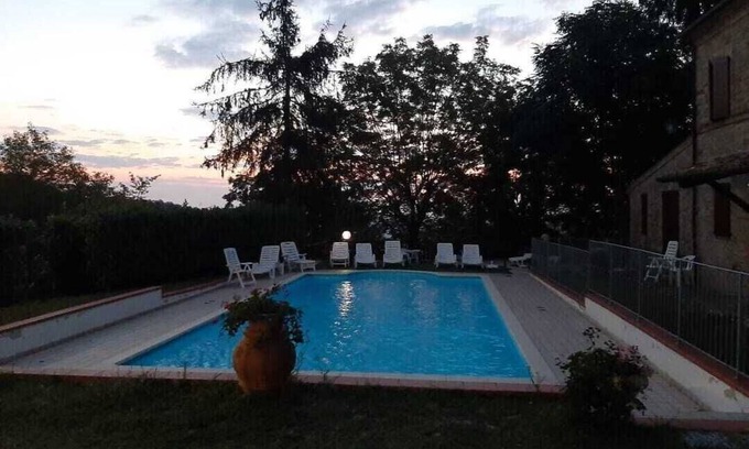 Montefalcone Appennino Villa | Country House "La Rupe", for large groups, with swimming pool and tennis court