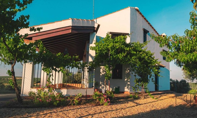 Beas Maison | Maison de campagne "Las Alberquillas" avec terrasse privée, Wi-Fi et climatisation