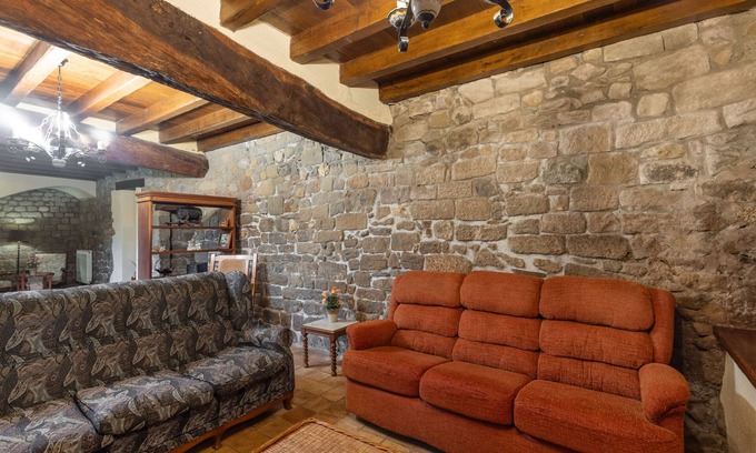 Centelles Maison | Country House 'Mas Vinyoles' with Mountain View, Private Pool and Wi-Fi