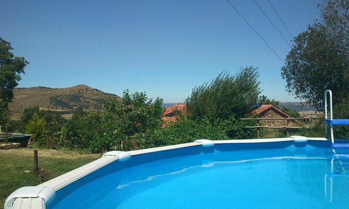 Navalmahillo Maison | Country House 'Molino De Las Pontezuelas' with Mountain View, Private Pool and Private Garden