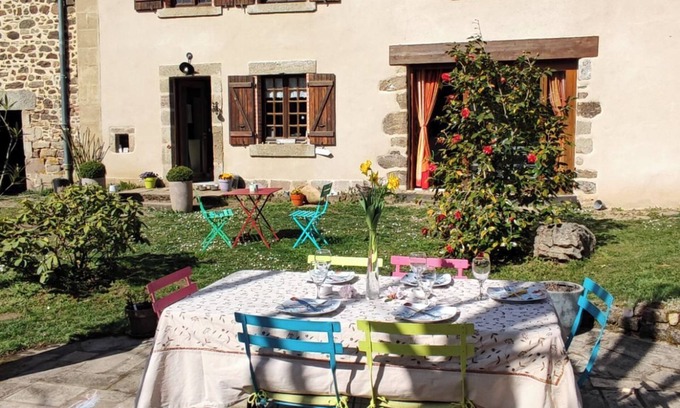 Blessac Maison | Maison de campagne à proximité d'Aubusson! idéal pour les familles.