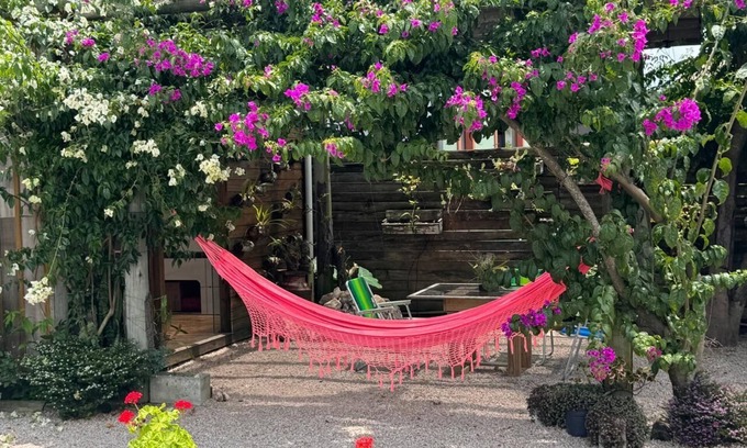 Praia do Rosa Maison | Country House on the Beach. Small pets allowed.