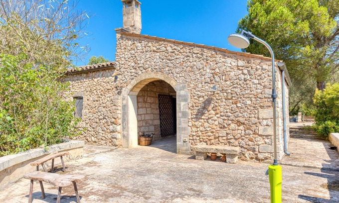 Nociglia Maison | Country House 'Pizzola' with Private Terrace, Wi-Fi and Air Conditioning
