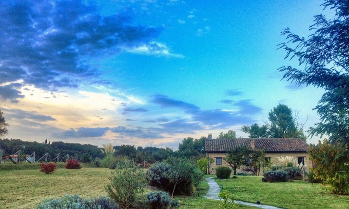 Montone Maison | Maison de campagne avec grand jardin à Montone, à 25 min en voiture de l'aéroport de Pérouse