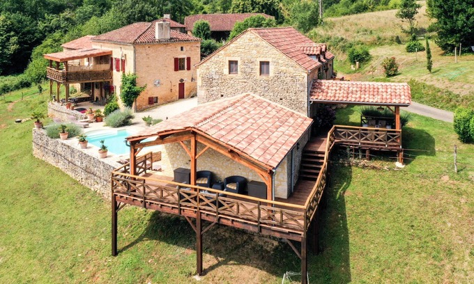 Montcabrier Maison | Maison de campagne avec vue et piscine privée