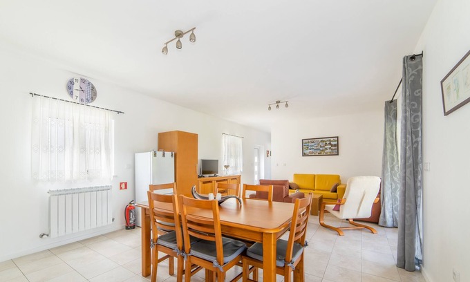 Cantanhede Appartement | Country house with swimming pool and orange grove, ideal for peaceful holidays.