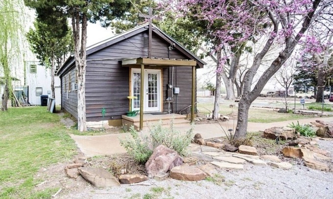 Central Oklahoma City Cabine | Country in the City