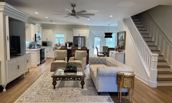 Hahira Maison | Country Living just outside of town. Only 7 minutes from I-75.