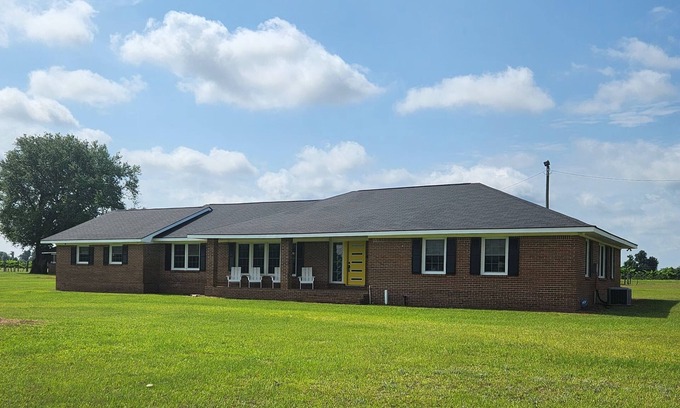Albany Maison | Country space! It's what you make it!