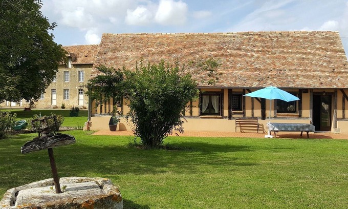 Marolles-les-Braults Cottage | Maison de plain-pied avec jeux, coin pêche et musée du vélo à proximité