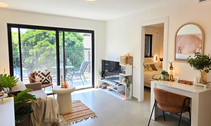 Azor Appartement | Countryside Calm, Just 5 Minutes from Tel Aviv