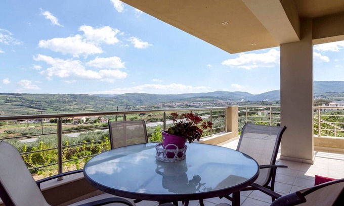 Paliani Maison | Maison de campagne dans la nature avec vue sur la montagne