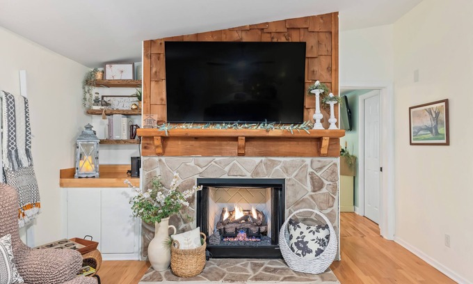 Jack Maison | Countryside Retreat with Jacuzzi Hot Tub