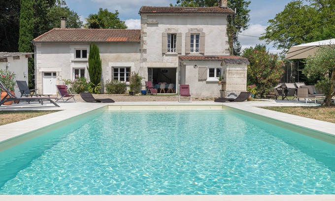 Riberac Maison | Countryside villa in peaceful surroundings with heated pool and panoramic view